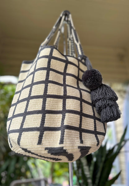 Handmade medium tote bags wayuu