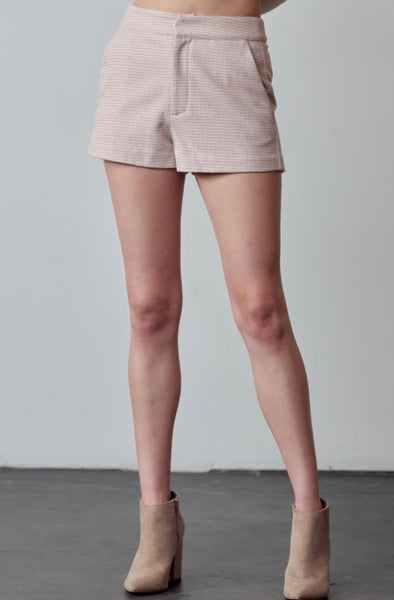 Pink shorts with pockets. Perfect match for our brown check embellished cardigan. 